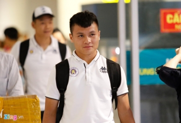 Quang Hải đã về Hà Nội sau sự cố trễ chuyến bay