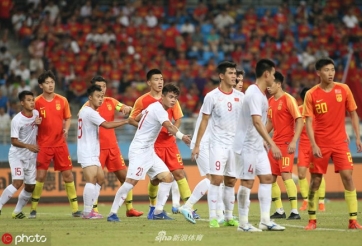 CĐV Trung Quốc: 'Việt Nam quá mạnh so với chúng ta'