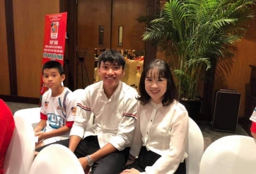 Đoàn Văn Hậu gửi lời chúc đến nữ CĐV bị bỏng pháo sáng