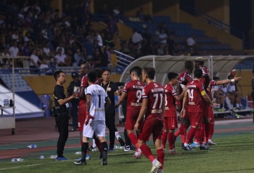 TPHCM tranh cãi dữ dội, đòi bỏ đá bán kết Cúp Quốc Gia vì trọng tài