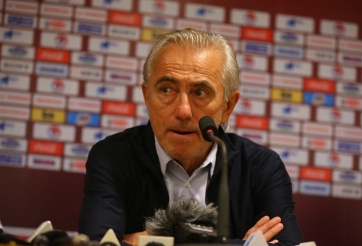 Tiền vệ UAE thẳng thắn chỉ trích HLV Bert van Marwijk