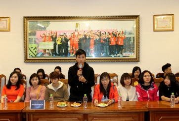 Gặp mặt và trao trưởng cho thành tích xuất sắc của ĐT nữ Việt Nam