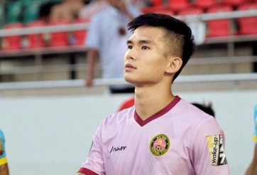 Tiền vệ Sài Gòn suýt bị cách ly trước trận vì dấu hiệu sốt