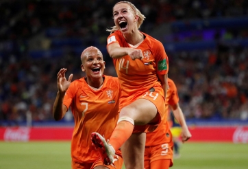 VIDEO: Những tình huống không thể nhịn cười với các nữ cầu thủ