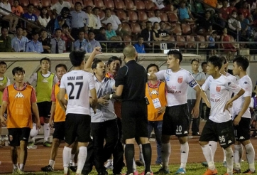 VIDEO: 5 phút đáng xấu hổ nhất lịch sử V-League