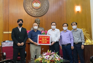 HLV Park Hang Seo góp tiền ủng hộ Quỹ phòng chống Covid-19