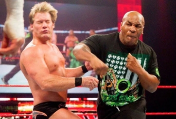 Tình nguyện ăn đấm của Mike Tyson và cái kết sau 22 năm?