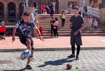 VIDEO: Ngôi sao tâng bóng của Việt Nam đánh bại nhà vô địch Tây Ban Nha