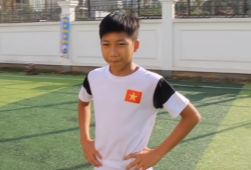 'Tuấn Anh nhí' thể hiện kỹ năng đảo chân và sút bóng lắc lư như Ronaldo