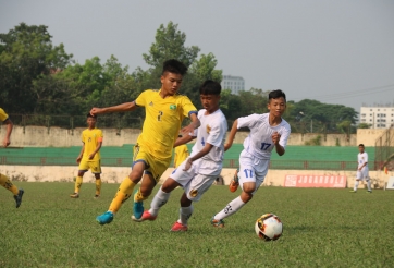 VIDEO: Lứa trẻ xuất sắc của SLNA 'đánh tennis' trước Quảng Nam