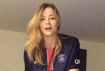 Vẻ đẹp nóng bỏng của nữ hậu vệ PSG