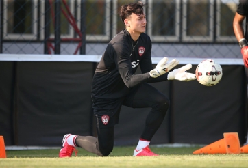 Muangthong United báo tin vui cho thủ môn Đặng Văn Lâm