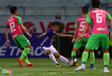 Đương kim vô địch đè bẹp đối thủ đến từ giải Hạng Nhất