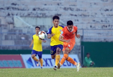 VIDEO: Sao U23 Việt Nam tái hiện siêu phẩm từ khoảng cách 40m của Rooney