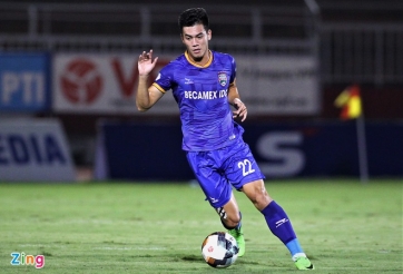 VIDEO: Tiến Linh xâu kim hậu vệ, dứt điểm tinh tế hạ gục Văn Toản