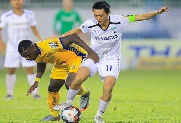 VIDEO: Tuấn Anh chuyền dài như Pirlo sau 2 cú xoay người liên tiếp