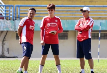 Cầu thủ TPHCM không tuân theo chiến thuật, HLV người Hàn bực tức bỏ về