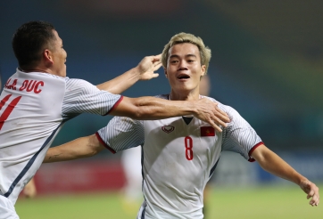 VIDEO: Những pha bóng đẳng cấp của Văn Toàn và Anh Đức