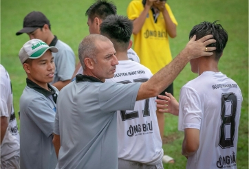 Thầy trò HLV Guillaume Graechen giành quyền vào VCK U17 QG