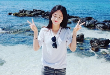 Nữ thần sân cỏ Hàn Quốc đốn tim CĐV với phong cách giản dị