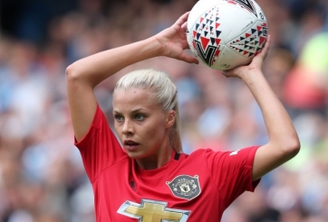 Vẻ đẹp quyến rũ của nữ hậu vệ đẹp nhất Manchester United