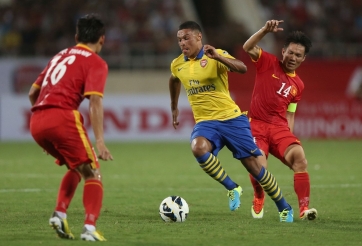 VIDEO: Tiền vệ Liverpool từng lập siêu phẩm vào lưới ĐT Việt Nam