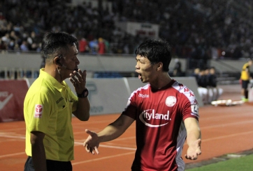 Chủ tịch CLB TPHCM bức xúc với cả 2 án phạt của VFF