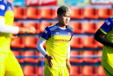 HLV Park gây bất ngờ lớn khi đưa tiền đạo U22 VN về đá trung vệ