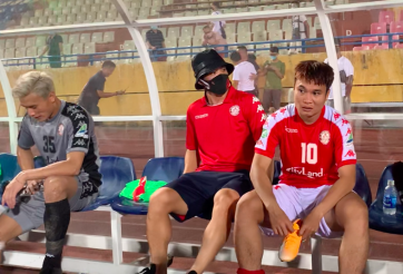 VIDEO: Công Phượng an ủi Phi Sơn sau khi bị Hà Nội hủy diệt