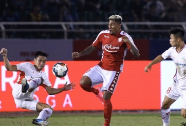 CLB TPHCM 'tiếp sức' cho Viettel lên ngôi đầu bảng