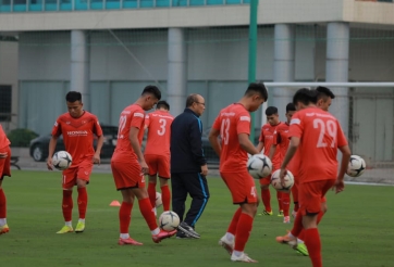 HLV Park Hang Seo 'gay gắt' trong buổi tập của U22 Việt Nam