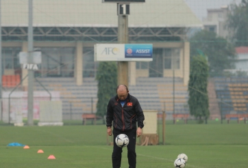 VIDEO: HLV Park Hang Seo biểu diễn 'siêu kỹ thuật'