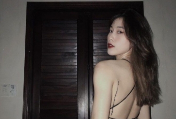 Hot girl bóng chuyền Thu Huyền khoe trọn tấm lưng trần