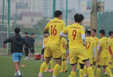 Đội tuyển Việt Nam 'va chạm nảy lửa' trong buổi tập