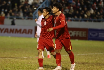 VIDEO: Văn Quyết gỡ hòa cho đội tuyển Việt Nam