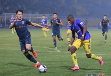 Cầu thủ Bình Dương và HL Hà Tĩnh được nhận thưởng Tết động viên