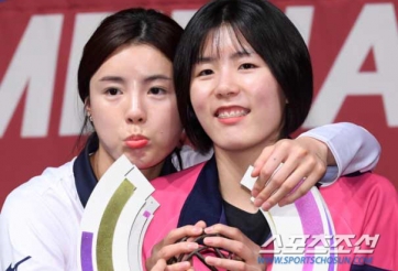 VIDEO: Ngắm nhan sắc của nữ thần bóng chuyền Hàn Quốc 