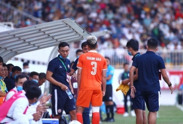 Trung vệ tuyển Việt Nam: 'Tôi không đáng bị thay ra ở phút 22'