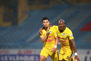 VIDEO: Văn Thanh ghi bàn sau pha phối hợp như đá tập với Brandao