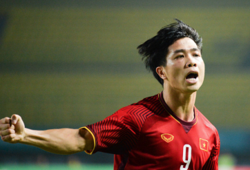 Phượng đã “nở” dưới màu áo đỏ!