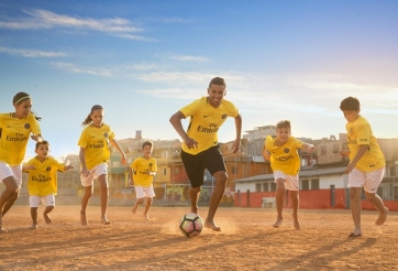 Các đội bóng lớn Châu Âu đồng loạt ra mắt áo đấu sân khách