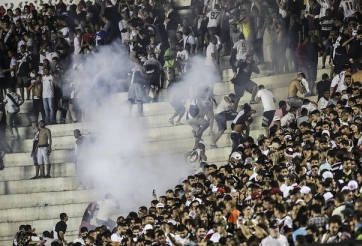 VIDEO: Bạo động kinh hoàng tại giải VĐQG Brazil