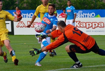 Napoli vùi dập đội bóng địa phương với tỉ số không tưởng