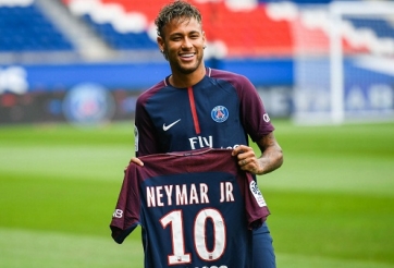 VIDEO: Neymar đẹp trai như tài tử trong ngày ra mắt PSG