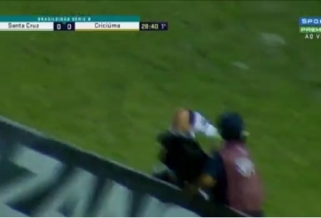 VIDEO: Pha ăn mừng có 1-0-2 của cầu thủ Brazil