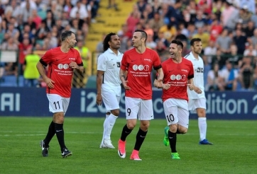 Highlights: Berbatov All Star 3-3 Figo All Star