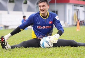 VIDEO: Đặng Văn Lâm trổ tài phản xạ cực đỉnh trong buổi tập