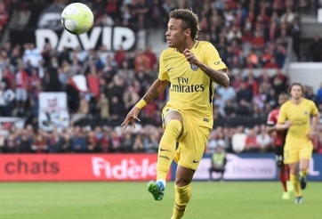VIDEO: Neymar thể hiện kỹ thuật điêu luyện trong màu áo PSG