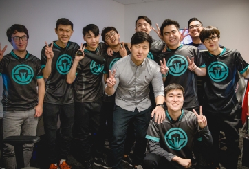 Thi đấu bết bát, Immortals sa thải tổng giám đốc và HLV trưởng