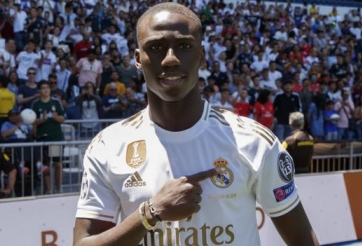 Tuổi thơ dữ dội của tân binh Real Madrid